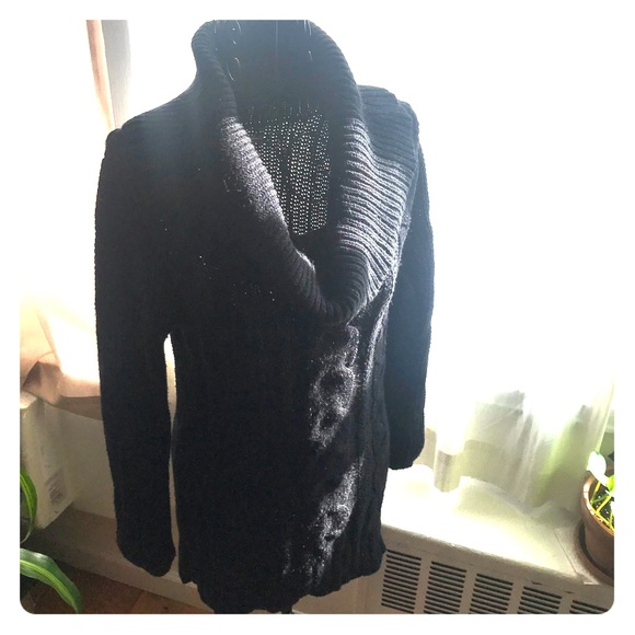 Old Navy Tops - Old Navy Sweater